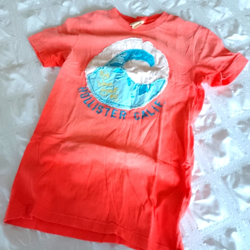 Hollister tee Size: S